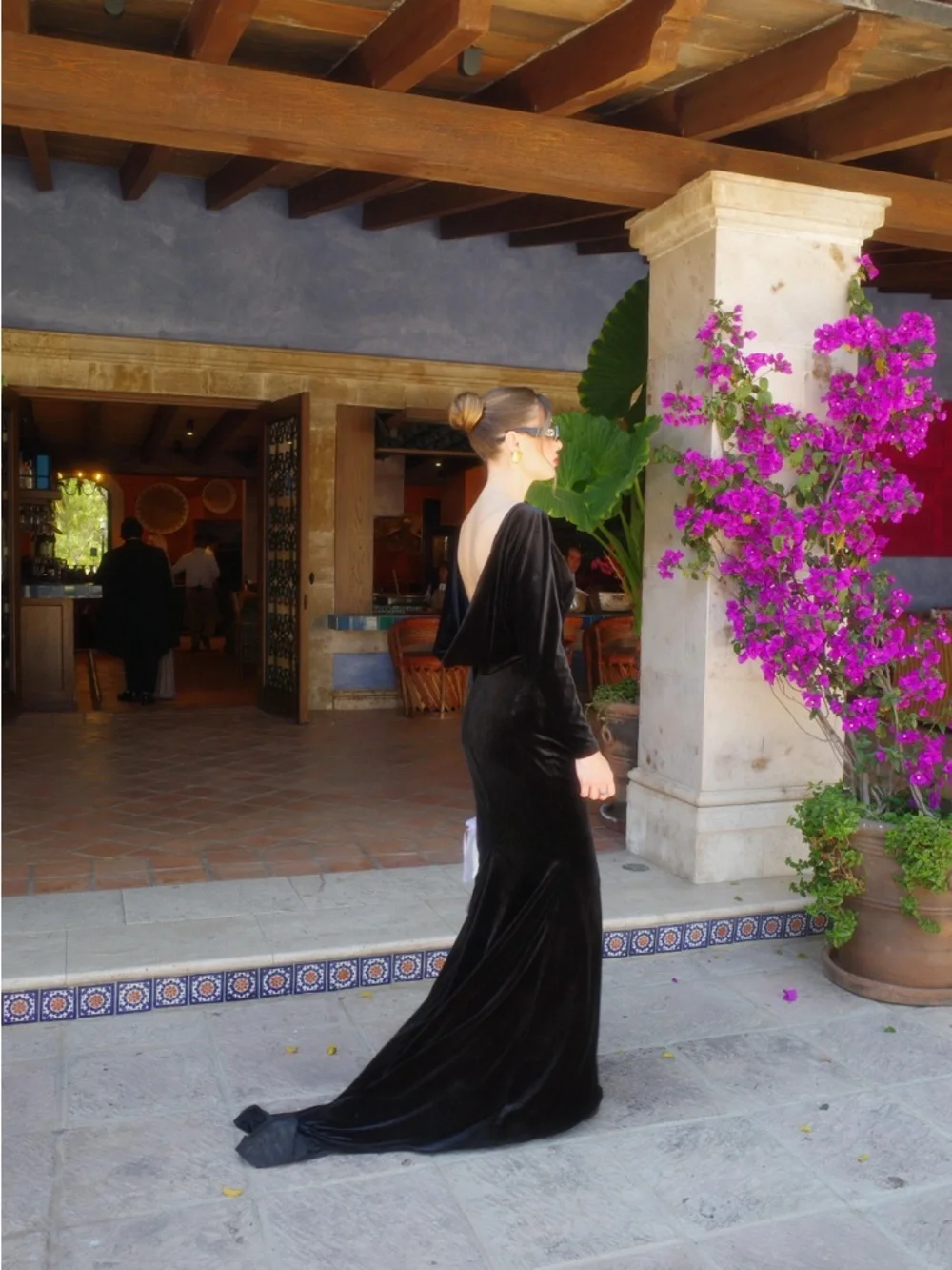 Alex Perry Black Long Sleeve Velvet Evening Gown - Picture 12 of 12